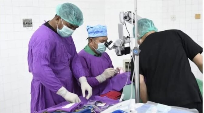 INALUM Rayakan HUT ke-49 dengan Operasi Katarak Gratis untuk Lansia