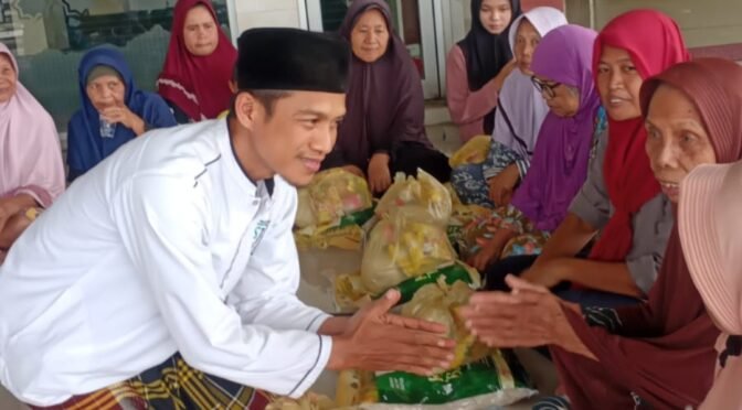 KSJ Sambirejo Timur Gelar Aksi Sedekah ke-190: Puluhan Lansia Dhuafa Terima Paket Berkah