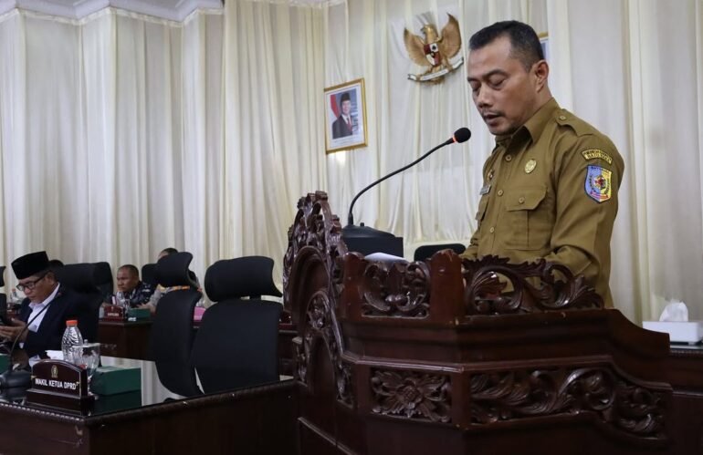 Jawaban Bupati atas Pandangan Fraksi LKPJ 2025: Komitmen Tingkatkan Pelayanan, PAD, dan Akuntabilitas   