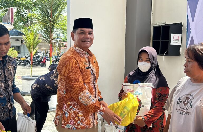 Wujud Kepedulian di HBP ke-62, Lapas Labuhan Ruku Salurkan Bantuan untuk Warga Sekitar