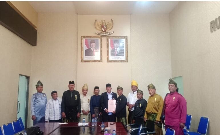 DPRD BATU BARA TERIMA AUDIENSI MAJELIS KEDATUKAN MELAYU, DORONG PERDA PENGUATAN LEMBAGA ADAT