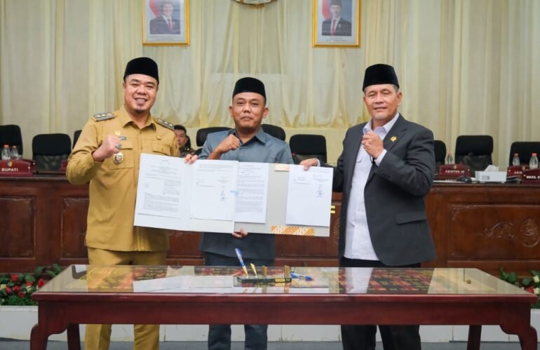 Dari Rapat Paripurna DPRD, Wabup Batu Bara Pastikan Reformasi Tata Kelola Keuangan dan BUMD Terus Diperkuat