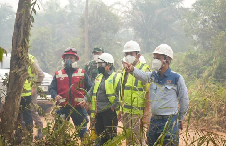 INALUM Perkuat Penanganan Karhutla di Mempawah – Kalimantan Barat, 60 Relawan Grup MIND ID Diterjunkan ke Sekitar Wilayah Operasional BAI