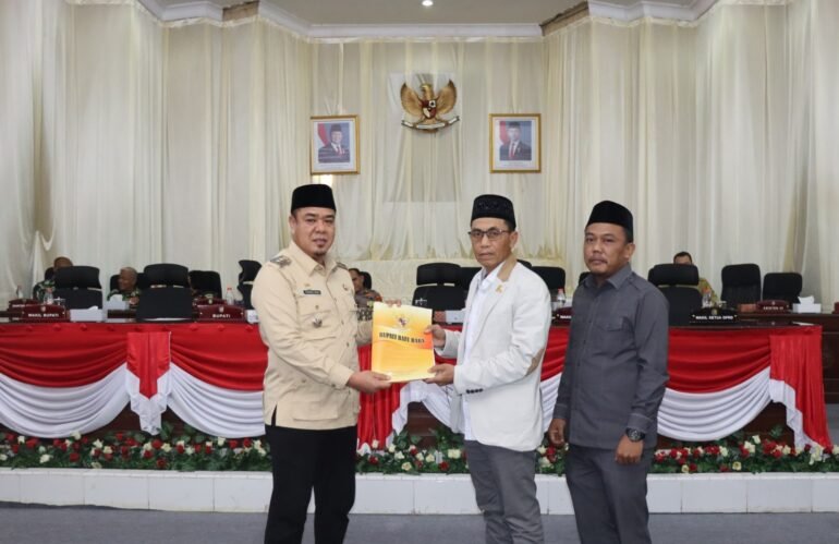 DPRD BATU BARA GELAR RAPAT PARIPURNA, BAHAS PERUBAHAN PROPEMPERDA 2026